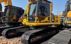 รถขุดตีนตะขาบ Komatsu PC240LC-8 มือสอง ขนาด 24 ตัน สำหรับขาย - Product Image 4