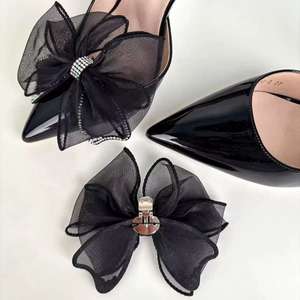 <span class=keywords><strong>Clip</strong></span> per Scarpe Staccabili - Eleganti Accessori per Scarpe con Fiocco in Organza Multistrato e Perle, Stile Dolce e Minimalista per Ragazze - Product Image 1