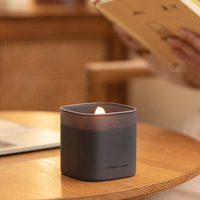 Handgemachte Sojawachs-Kerze im Becher-Design Raumduft-Geschenkbox Minimalistisches Dekorationsstück für Hotels und Schlafzimmer