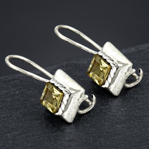 Orecchini Pendenti in Argento 925 con Topazio di Art Palace, Montatura Geometrica, Classici da Donna per Uso Quotidiano - Product Image 1