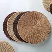 Sets de table ronds modernes en rotin synthétique tressé, imperméables et isolants pour la décoration de table à manger