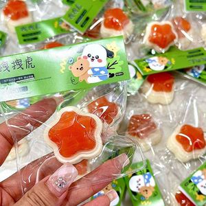 Adorable Juguete Antiestrés de Doble Color en Forma de Estrella, Cremoso, Pegajoso y Elástico, Silencioso, para Adolescentes y Adultos, de Bolsillo, para Terapia - Product Image 3