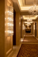 Applique murale de luxe moderne en cristal K9, luminaire mural vertical long pour couloir d'hôtel, villa, escalier