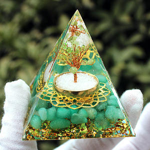 Adorno de Resina Epoxi en Forma de Pirámide, Diseño de Olivo Verde, Decoración para el Hogar, Regalo Coleccionable - Product Image 1