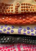Chaussettes de sport brodées à faible MOQ, chaussettes de Pilates antidérapantes en gros, chaussettes de yoga personnalisées
