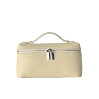 Sac cosmétique portable en cuir PU Saffiano, léger, durable, avec logo personnalisé, pochette à maquillage à fermeture éclair, grande capacité, pour femmes, voyage