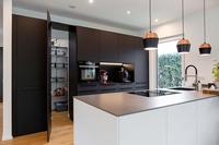 Meuble de cuisine modulaire 2026 Prima avec finition mélamine, style Shaker, évier et rangement intégrés en panneau mélaminé
