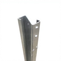 Poteaux de garde-corps routier ondulés de type Z, galvanisés à chaud, de qualité professionnelle pour l'exportation, remplissables d'eau, conformes aux normes de sécurité routière
