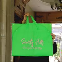 Housse de costume pliable réutilisable en non-tissé, personnalisable avec logo, sac de transport portable pour robes, manteaux et vêtements de cérémonie