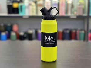 Termo Deportivo de 750ml/950ml, Taza Aislada de Acero Inoxidable 304 con Asa y Tapa, Diseño Antiderrames - Product Image 2