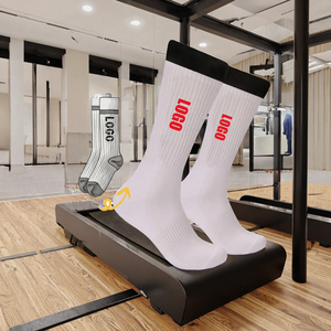 Chaussettes de sport personnalisées à fond épais en tissu éponge, respirantes, avec détail de revers tricoté, pour hommes et femmes, idéales pour le basketball et la course à pied - Product Image 2