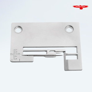 Placa de Agujas Golden Eagle 550445-452 <span class=keywords><strong>para</strong></span> Máquinas de Coser <span class=keywords><strong>Overlock</strong></span> de Cinco <span class=keywords><strong>Hilos</strong></span> Serie 14U de <span class=keywords><strong>Singer</strong></span> - Product Image 4