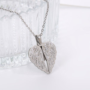 สร้อยคอปีกนางฟ้าแบบเรียบหรู ชุบทอง 14k 18k PVD บนสแตนเลสสตีล 316L สำหรับผู้หญิง พร้อมสลักชื่อได้ - Product Image 4