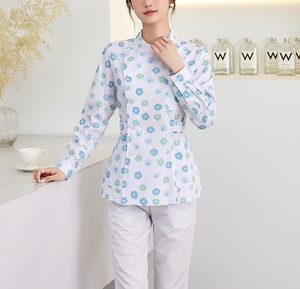 Stock prêt à être expédié, uniformes de personnel de nettoyage ménager, infirmière d'hôpital, personnel de soins post-partum, uniformes à manches courtes, imprimés, blouses - Product Image 3