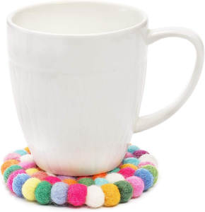 Juego de 6 Posavasos Redondos de Fieltro de Lana de 4 Pulgadas, Coloridos, con Diseño de Puntos Divertidos, Hechos a Mano, Multifuncionales para Bebidas de Cocina y Navidad - Product Image 2