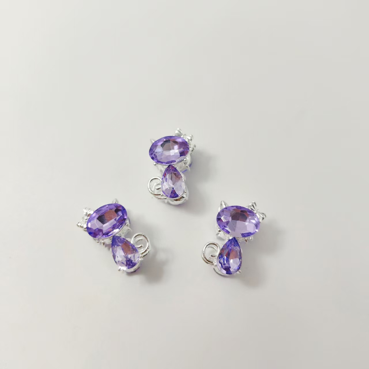 Diamant violet transparent plaqué argent