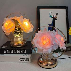 Lámpara LED portátil Champagne Pink Rose-Decoración elegante de mesa y regalo romántico | Recargable por USB - Product Image 1