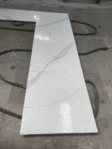 Plans de travail en quartz artificiel avec base blanche et rayures grises, au design moderne, service après-vente inclus - Product Image 2