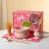 OEM&ODM Ensemble de thé matcha en céramique dégradé rose 8 pièces, bol à matcha avec bec verseur, fouet en bambou, support pour fouet, tamis, complet avec boîte cadeau