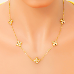 สร้อยคอแฟชั่นรูปใบโคลเวอร์สี่แฉกประดับมุกขาวเคลือบทอง 18K สร้อยคอคล้องไหปลาร้า ของขวัญเครื่องประดับ - Product Image 4