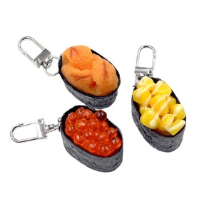 Japonés creativo Metal pequeño pez huevas Sushi llavero simulado comida bolsa colgante decoración regalo llavero - Product Image 5