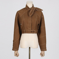 Ensemble 2 pièces pour femmes, veste à manches longues et pantalon, tendance printemps, design tendance, col à cravate, coupe ajustée