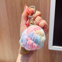 Pendentif en peluche coloré en forme de crème glacée, porte-clés mignon et réaliste en forme de cornet de crème glacée, décoration à suspendre pour sac, petit cadeau, petite pièce.