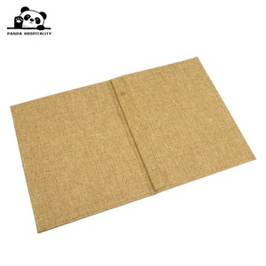 Copertina per Menu in Cartone Stampato Personalizzato con Inserto Sostituibile per Ristoranti Rustici, con Placca in Legno - Product Image 3