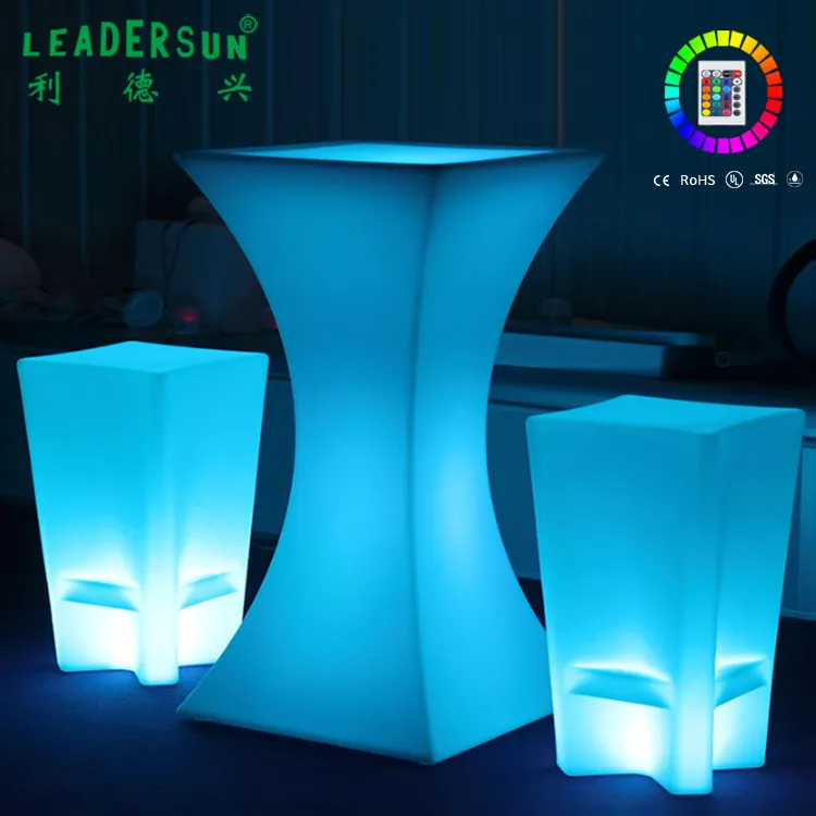 Vierkante romantische plastic waterdichte LED hoge bar tafel voor congressen en nachtclubs