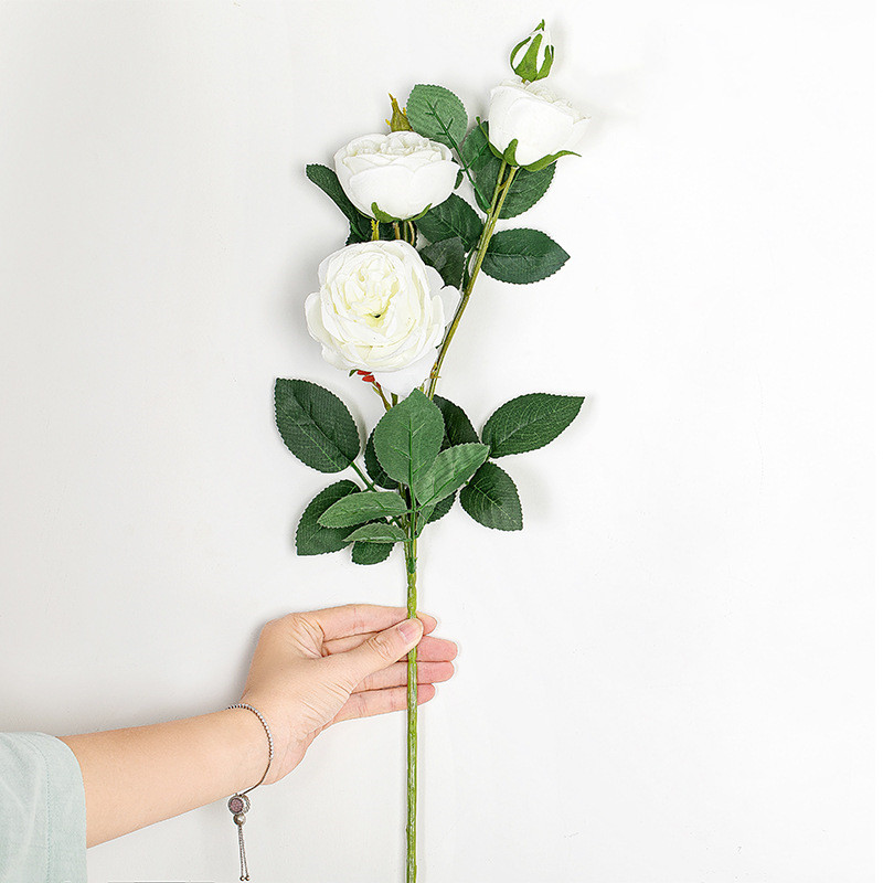 Silk roses:Ivory
