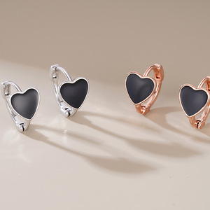 Boucles d'oreilles en forme de cœur pour femmes, design en forme de cœur, accessoires d'oreille pour usage quotidien - Product Image 6