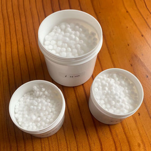Mini-boules de coton 9mm 7mm 5.5mm 4mm 3.2mm, coton blanc absorbant pour le nettoyage quotidien et l'usage cosmétique - Product Image 3