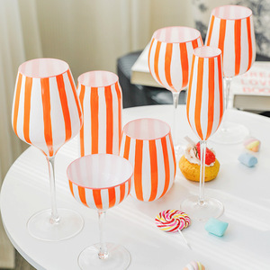 Copa de vino pintada a mano con rayas blancas y naranjas creativas modernas para el hogar, copa de vino tinto elegante y para copa de champán - Product Image 3