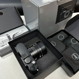 กล้อง Leica Q3 ระดับมืออาชีพ 60.3 ล้านพิกเซล ถ่ายวิดีโอ 8K ฟูลเฟรม กล้องคอมแพคเลนส์คงที่ พร้อมการ์ด Wi-Fi และถ่ายได้ 390 ภาพต่อการชาร์จ กล้องดิจิตอล Q3 - Product Image 6