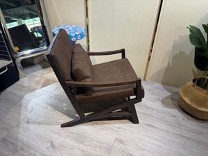 Prêt à être expédié, fauteuil de salon/hôtel en bois massif de haute qualité, design italien moderne, revêtement en nubuck marron, fauteuil de détente. - Product Image 3