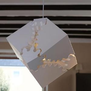 Lampe de bureau steampunk en forme de cube à engrenages rotatifs 3D avec rotation à 360°. Lampe LED industrielle tactile à intensité variable USB pour la maison, le bureau ou comme cadeau - Product Image 3