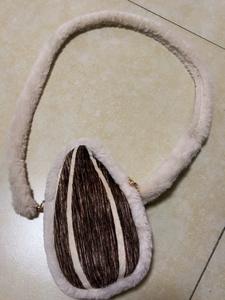 Sac à bandoulière en fourrure personnalisé d'hiver, design créatif <span class=keywords><strong>de</strong></span> graines <span class=keywords><strong>de</strong></span> <span class=keywords><strong>tournesol</strong></span> géantes, sac à bandoulière quotidien mignon pour fille, peluche douce et amusante - Product Image 5