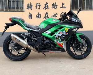 Moto sportive d'occasion <span class=keywords><strong>Kawasaki</strong></span> Ninja <span class=keywords><strong>250</strong></span> avec carénage complet, modèle d'entrée de gamme, 250cc, bicylindre en parallèle, refroidissement liquide, ABS, embrayage à glissière, légère - Product Image 1