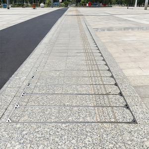Moderne, op maat gemaakte roestvrijstalen putdeksels voor rioolwater zijn duurzaam en geschikt voor onzichtbare putten op openbare wegen. - Product Image 3