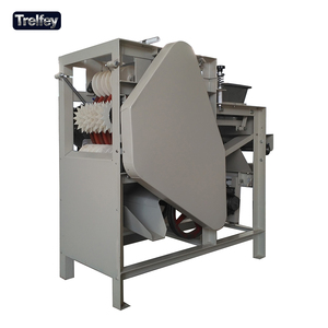 Éplucheuse d'arachides semi-automatique conviviale, installation simple avec prise 220V, idéale pour les petites entreprises et l'agriculture - Product Image 3