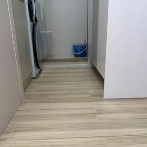 Carrelage en porcelaine mate 200x1000mm, design moderne en longboard pour espaces résidentiels et commerciaux - Product Image 4