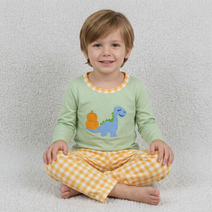 Longlv Ensemble pyjama en coton pour garçons, haut à manches longues avec dessin animé de dinosaure vert, short à carreaux jaunes, 2-4 ans, vêtements décontractés, modèle 26-29 - Product Image 1