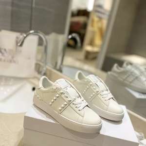 Zapatos Personalizados al por Mayor 2026, Unisex, de Alta Calidad, Antideslizantes, Transpirables, Ligeros, con Parte Superior de Cuero Genuino y Suela de Goma - Product Image 1