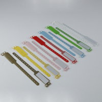 Bracelet médical en plastique de qualité hospitalière avec informations manuscrites sur le patient Bracelet promotionnel en vinyle