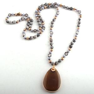 女性6mm天然石ネックレススクエアガラスロングノットマップストーンドロップペンダントピンクゼブラネックレス - Product Image 5