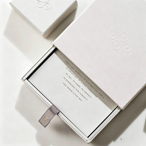 <span class=keywords><strong>Boîte</strong></span> <span class=keywords><strong>à</strong></span> tiroir blanche de luxe avec ruban et languette de traction, logo personnalisé en relief, doublure en satin, <span class=keywords><strong>boîte</strong></span> cadeau coulissante, emballage OEM - Product Image 2