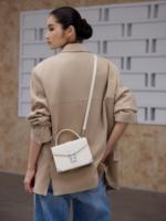 Proveedor de Bolsos Cruzados de Cuero Retro, Bolsos de Hombro de Cuero Sin Marca, Bolsos Satchel Cuadrados Premium al por Mayor, Suministro para Showrooms