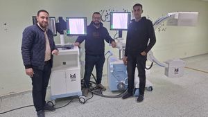 Sistema de Imagenología Quirúrgica de Rayos X con Brazo en C Médico, Máquina Digital de Brazo en C, Máquina Móvil de Fluoroscopia con Rayos X - Product Image 5