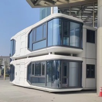 Capsule spatiale avec vue panoramique, espace de rangement pour bagages, coque peinte, attrayante et durable, idéale pour le bureau