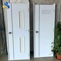 Portes de cuisine intérieures modernes en bois composite résistant à l'eau avec finition laquée et placage en verre pour hôpitaux et appartements